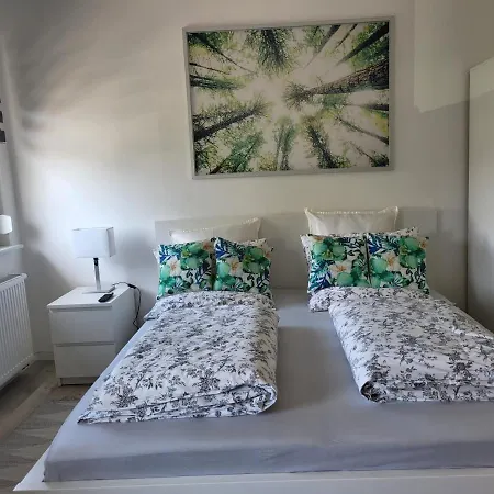 A Comfortable And Modern Newly Renovated *