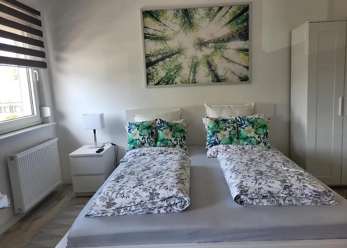 A Comfortable And Modern Newly Renovated *